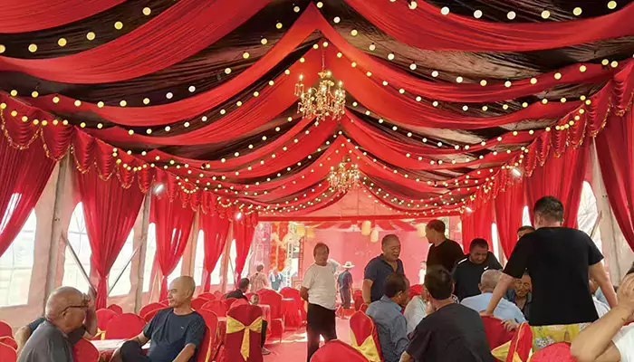 Tura-da-ja tanti don liyafa na giya yana jujjuya kwarewar cin abinci a waje